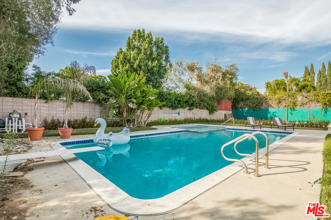 285 South Muirfield Road Los Angeles, CA 90004 - Photo 7 of 53