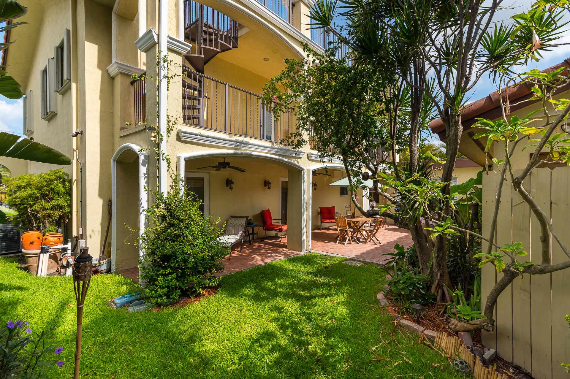 360 Northeast Wavecrest Way Boca Raton, FL 33432 - Photo 20 of 21 photo-9