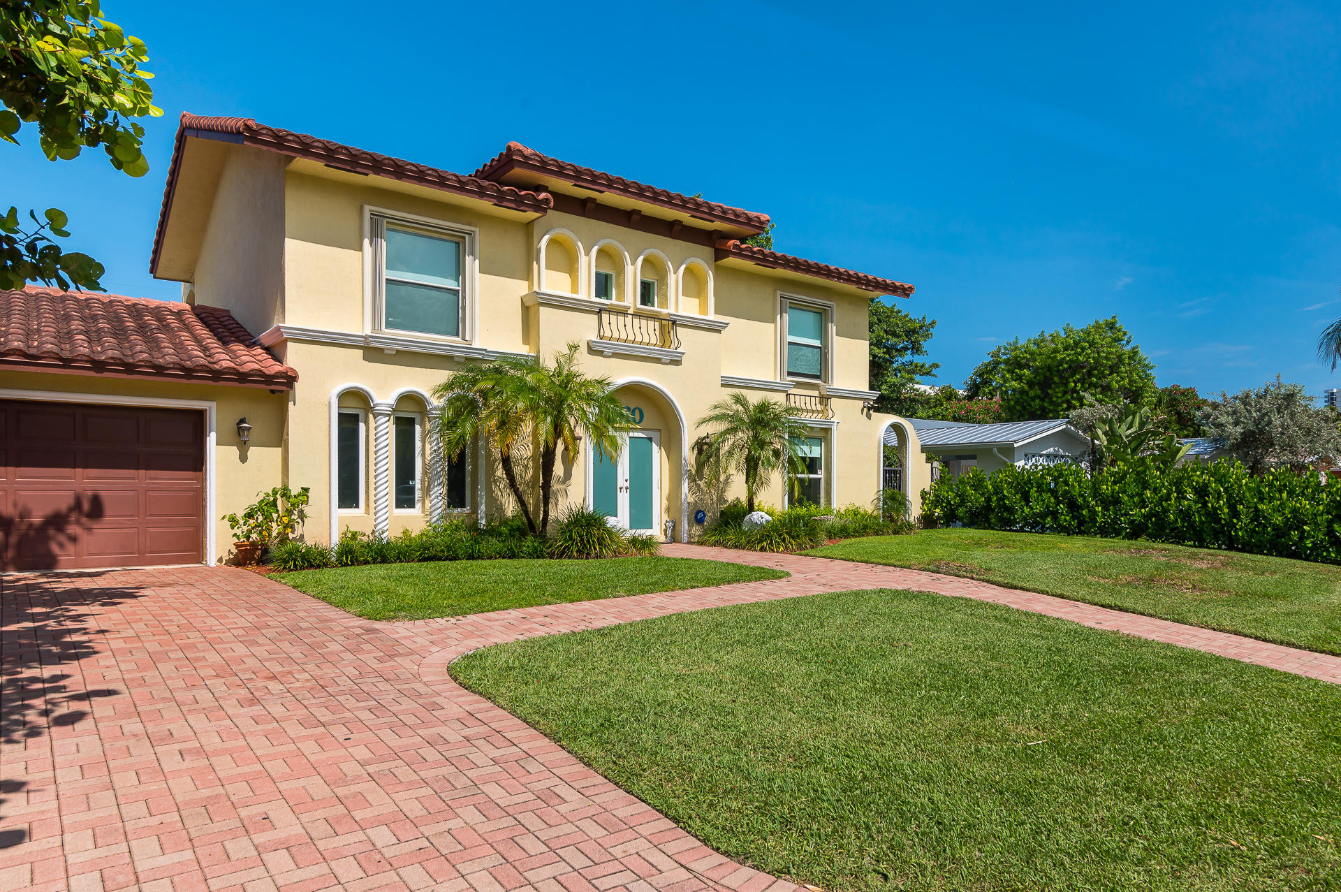 360 Northeast Wavecrest Way Boca Raton, FL 33432 - Photo 2 of 21 Exterior