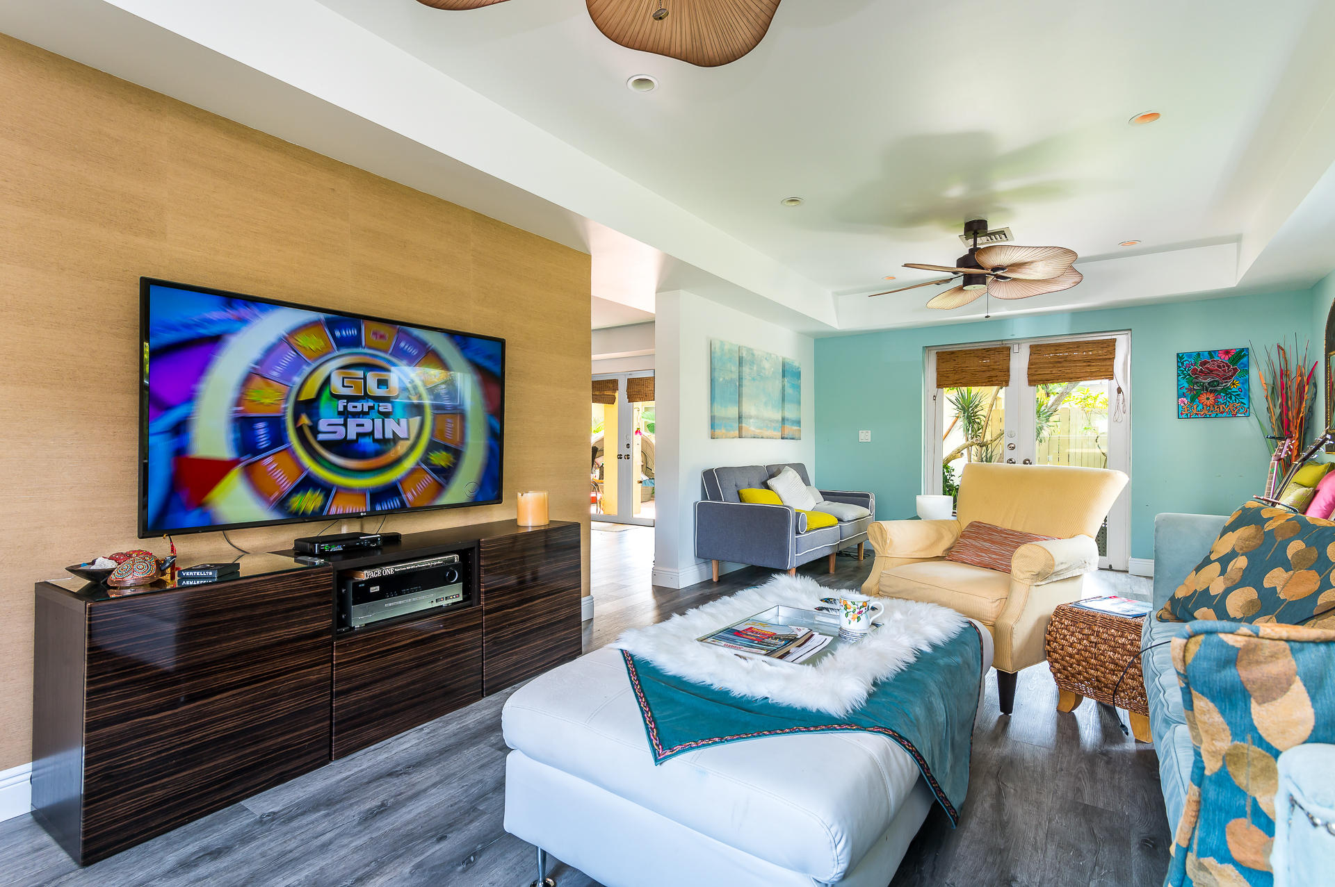 360 Northeast Wavecrest Way Boca Raton, FL 33432 - Photo 5 of 21 Living Room 2
