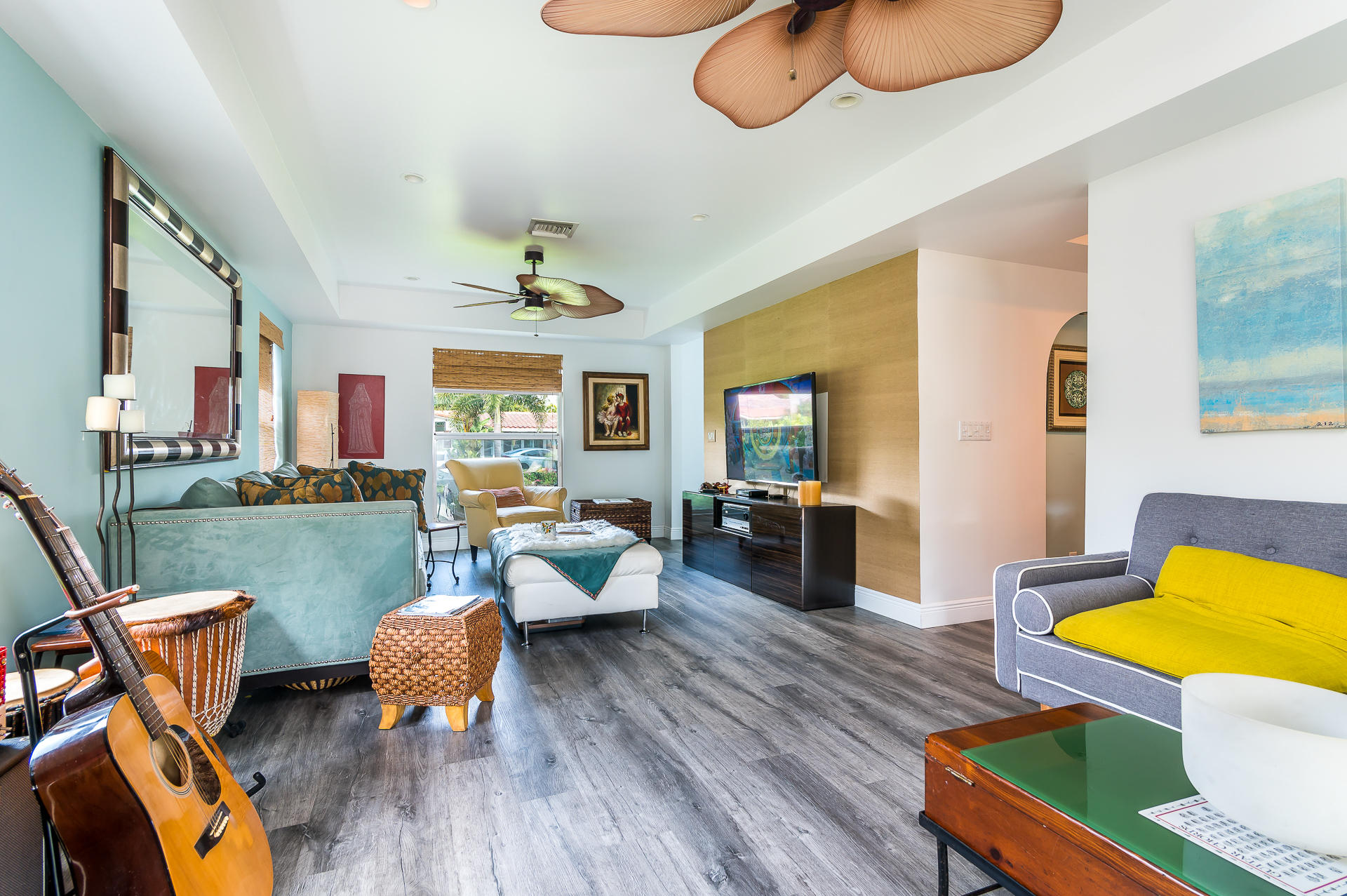 360 Northeast Wavecrest Way Boca Raton, FL 33432 - Photo 6 of 21 Living Room 3