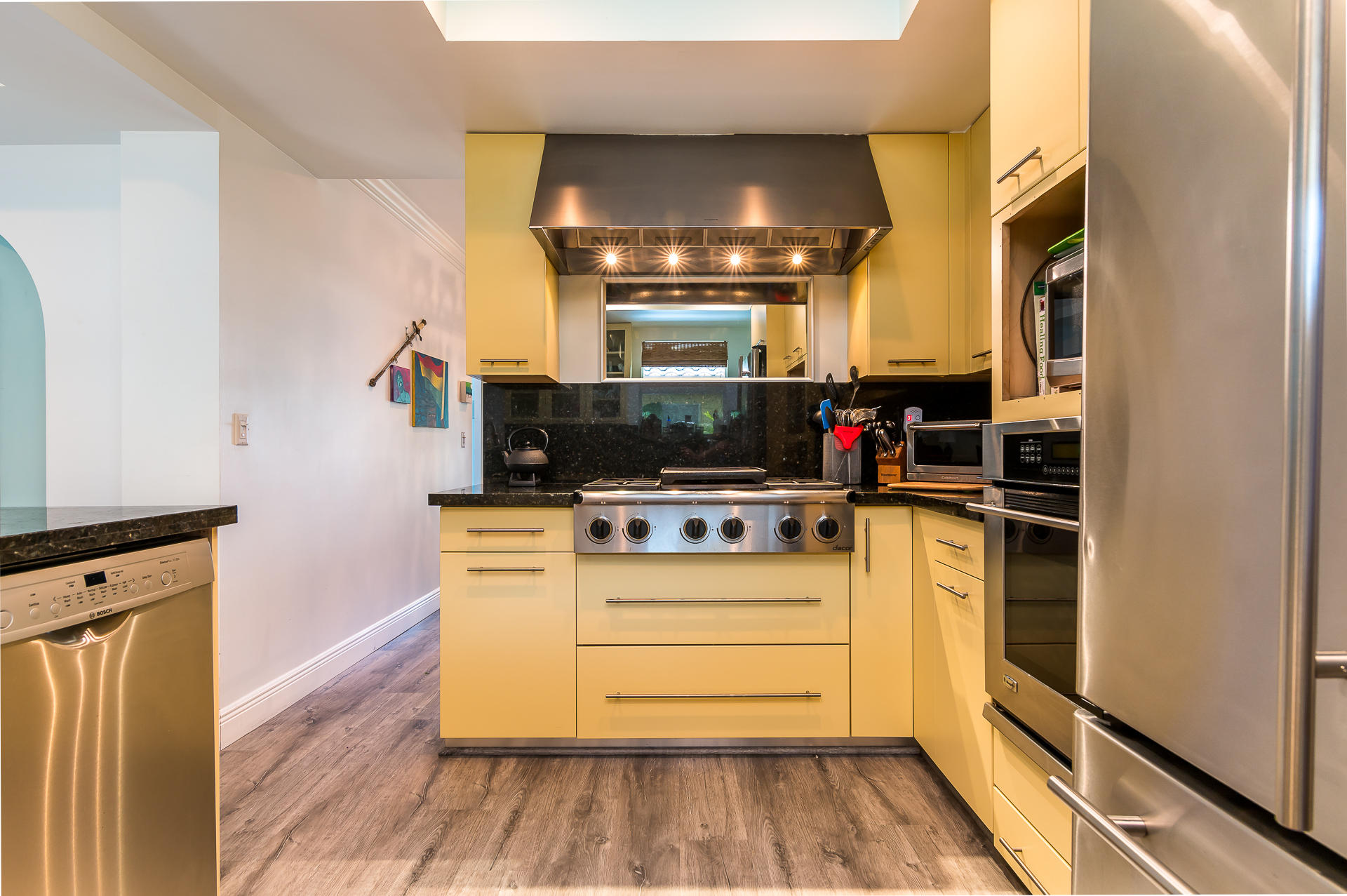360 Northeast Wavecrest Way Boca Raton, FL 33432 - Photo 9 of 21 Kitchen