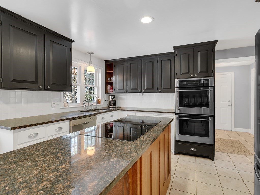 27 Herrick Road Boxford, MA 01921 - Photo 7 of 34