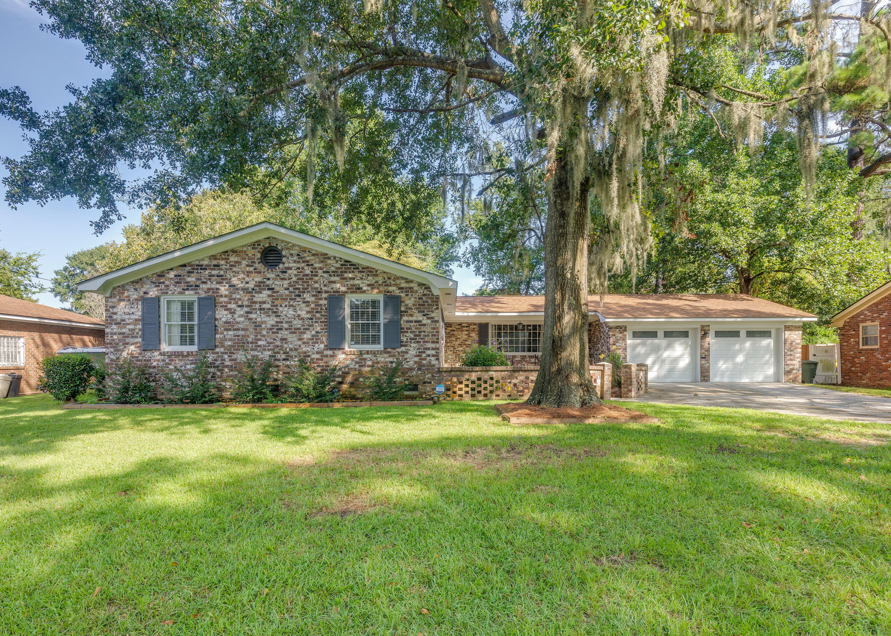 1058 Yeamans Hall Road Hanahan, SC 29410 - Photo 2 of 42 1058YeamansHallRd5