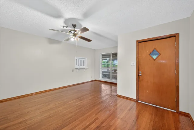 $1,800 | 3438 5th Street, Stafford, TX 77477