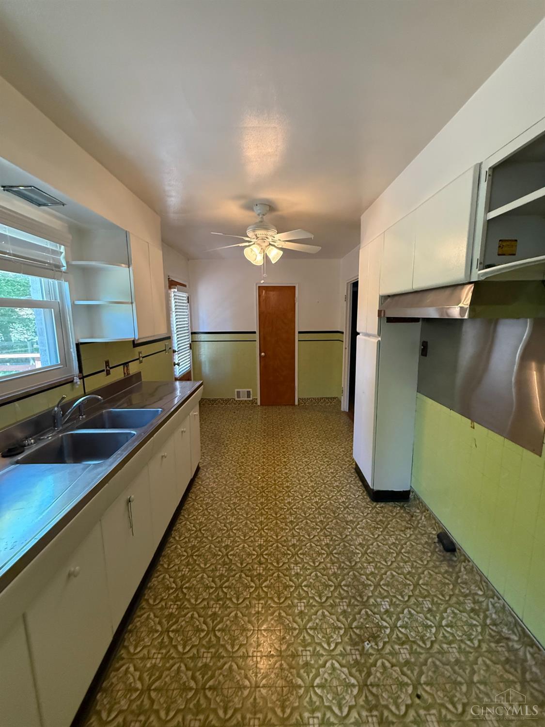 7609 Forest Road Cincinnati, OH 45230 - Photo 8 of 28 Gallery Image 8