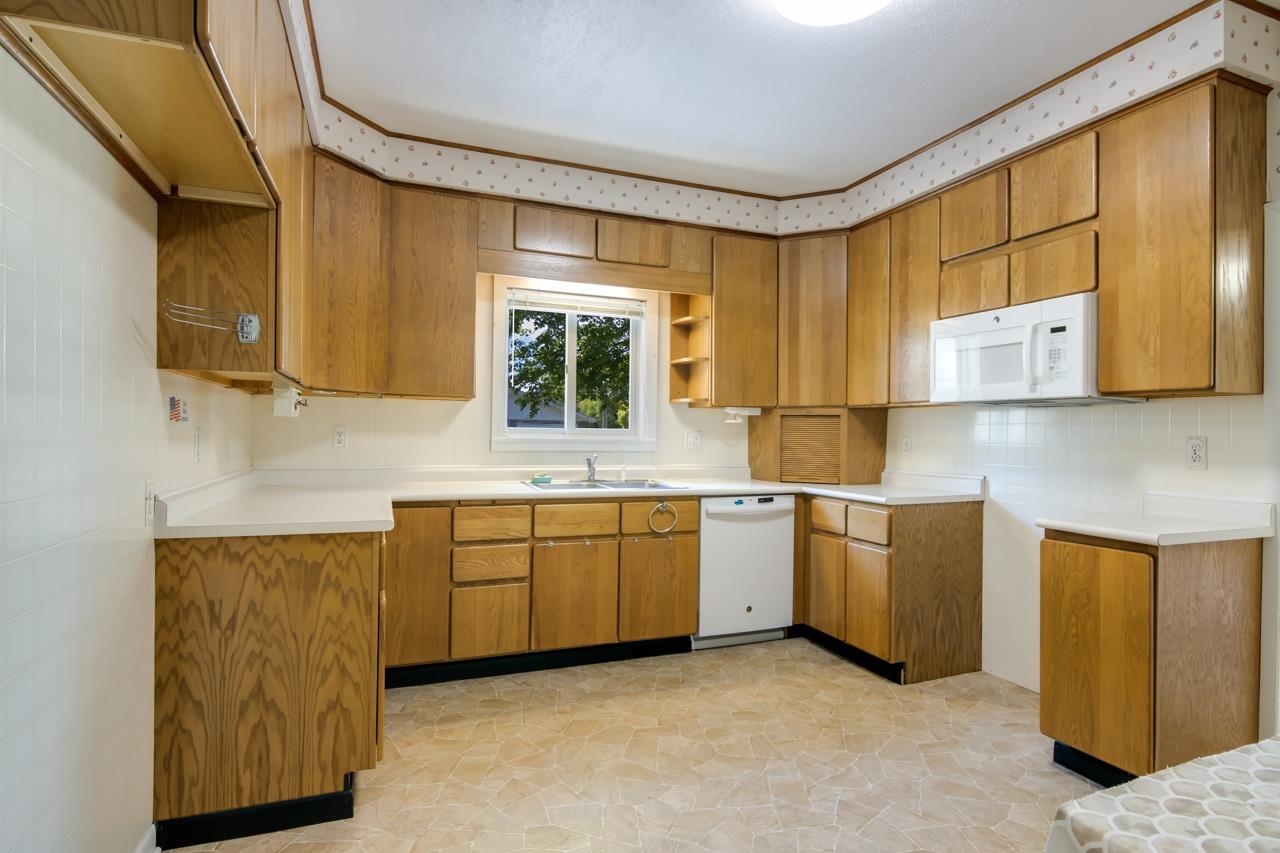 317 South Stony Point Road Suttons Bay, MI 49682 - Photo 19 of 38 1924131-233f9b2f-496f-4c8b-b1e1-a6fc156aa2c3.JPG