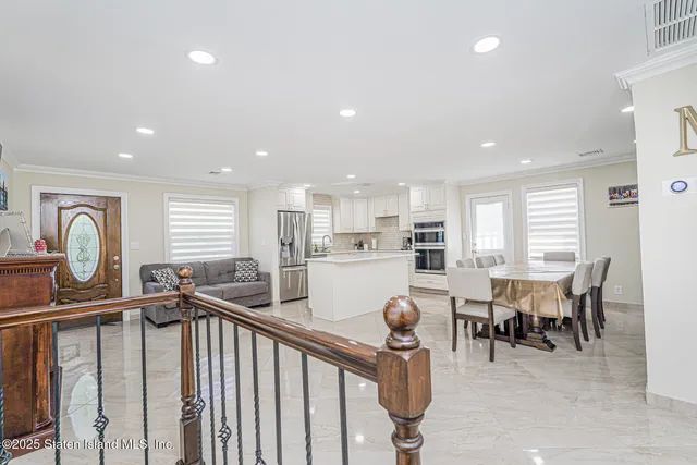 $899,999 | 148 Sturges Street | Castleton Corners