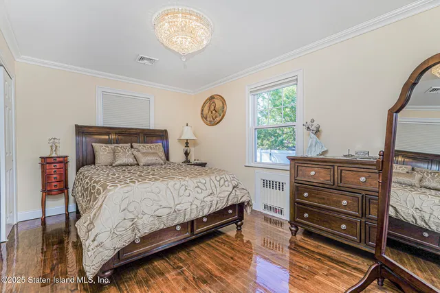 $899,999 | 148 Sturges Street | Castleton Corners