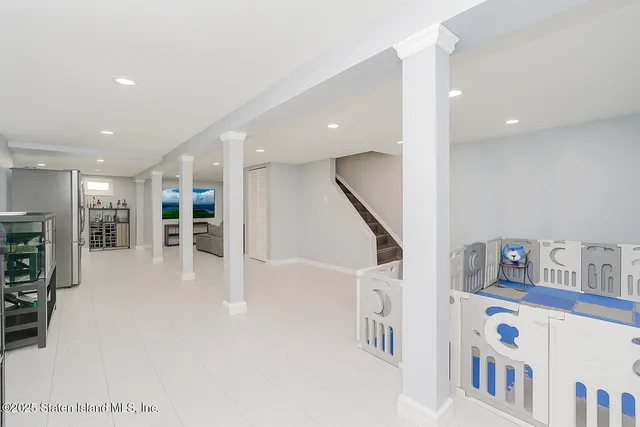 $899,999 | 148 Sturges Street | Castleton Corners