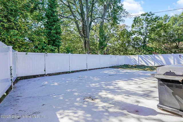 $899,999 | 148 Sturges Street | Castleton Corners