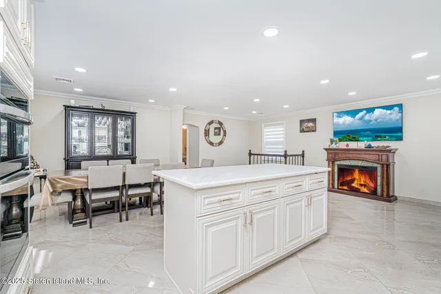 $899,999 | 148 Sturges Street | Castleton Corners