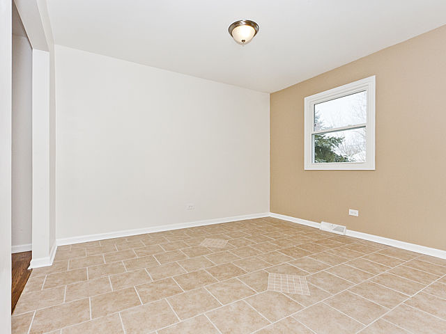 6060 Spring Lane Matteson, IL 60443 - Photo 8 of 22