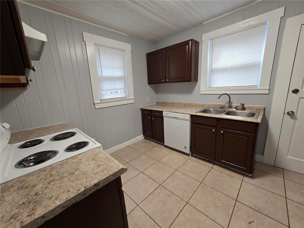 3311 Drew Street Jacksonville, FL 32207 - Photo 3 of 7