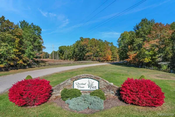 $10,000 | 2 Trestle Way, Oscoda, MI 48750
