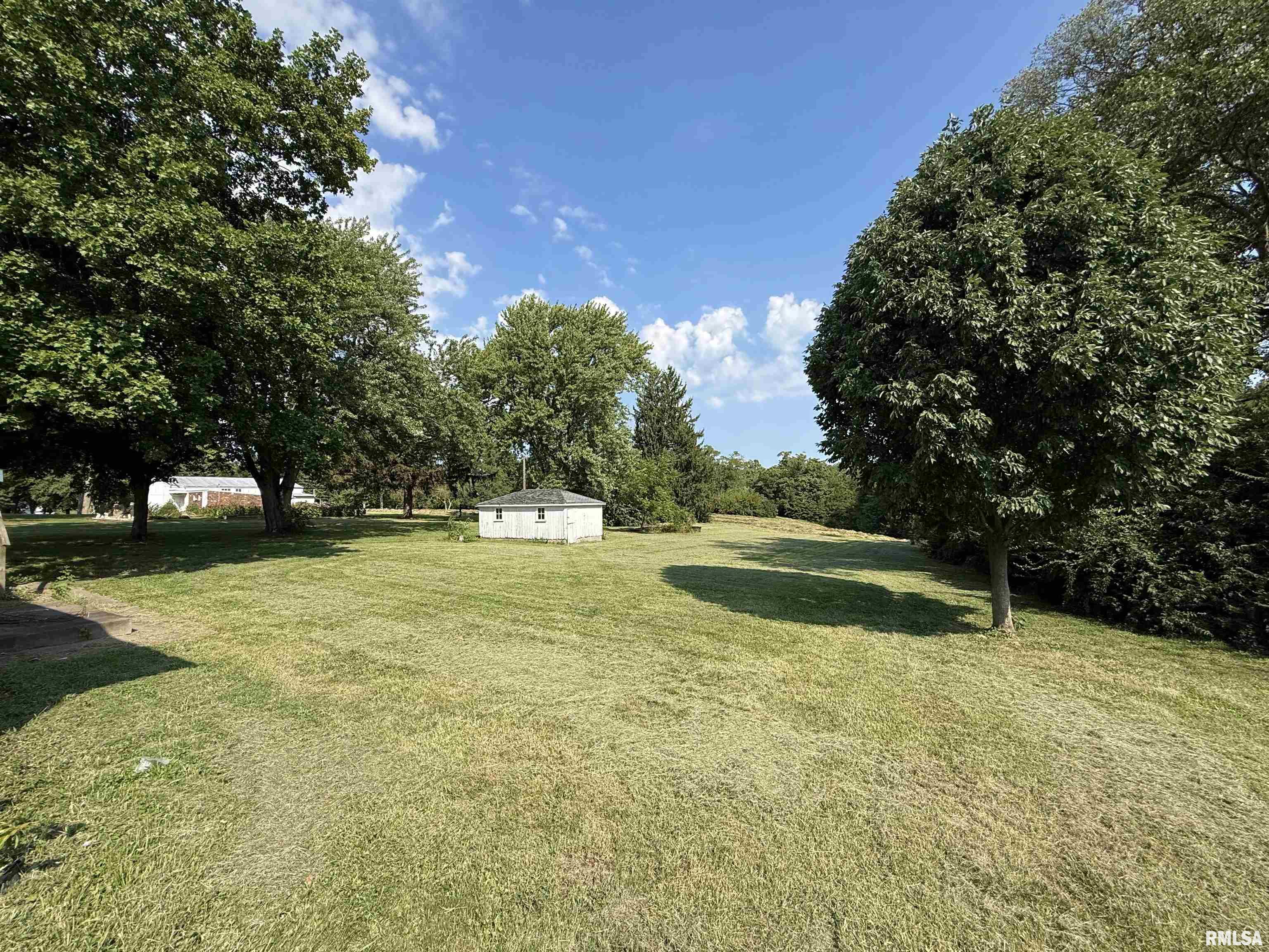 3509 Ellington Road Quincy, IL 62305 - Photo 3 of 24 Gallery Image 3