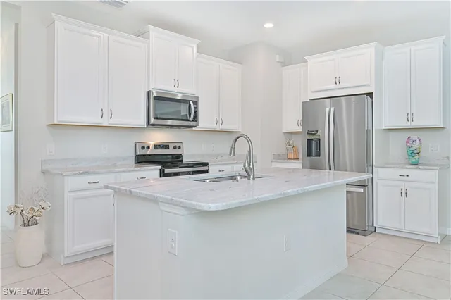 $319,900 | 2113 Summersweet Drive, Alva, FL 33920