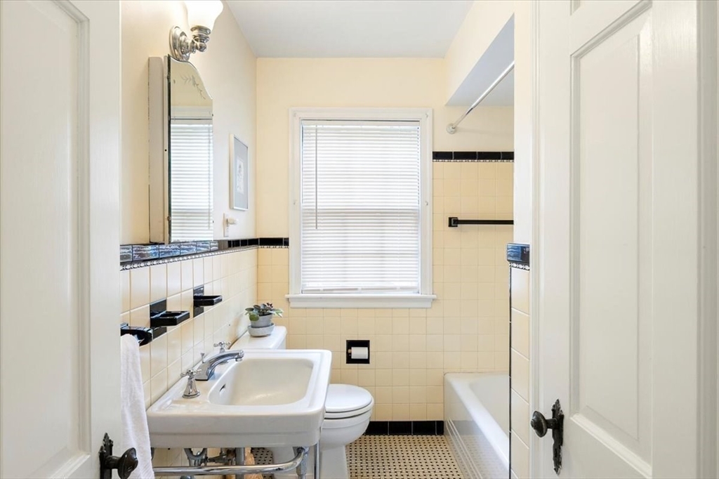 89 Melrose Avenue Needham, MA 02492 - Photo 15 of 29