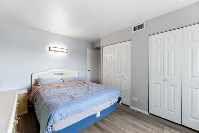 $114,000 | 1227 South Harlem Avenue, Unit 307, Berwyn, IL 60402