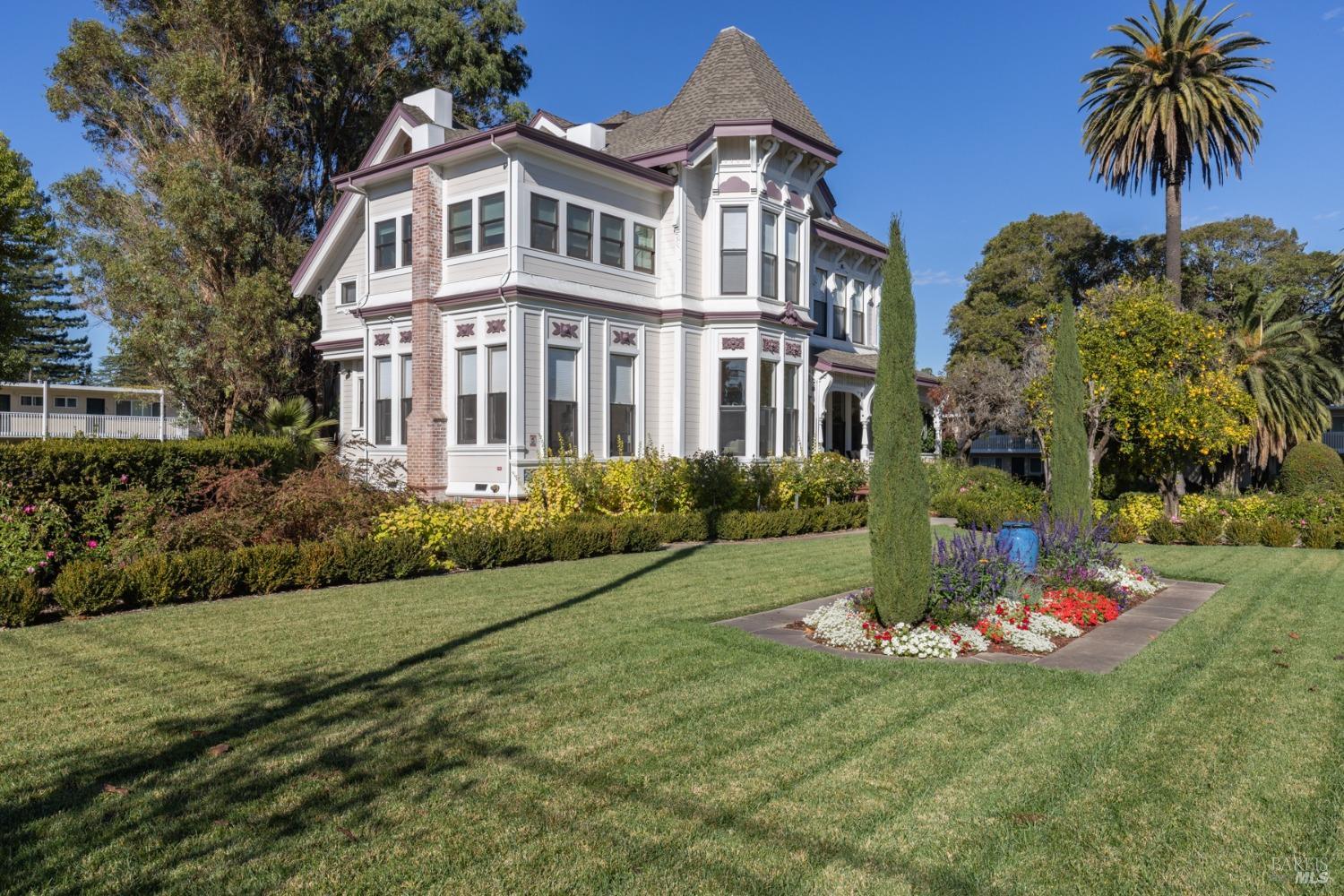 423 Seminary Street Napa, CA 94559 - Photo 27 of 35 a front view of a house with a garden