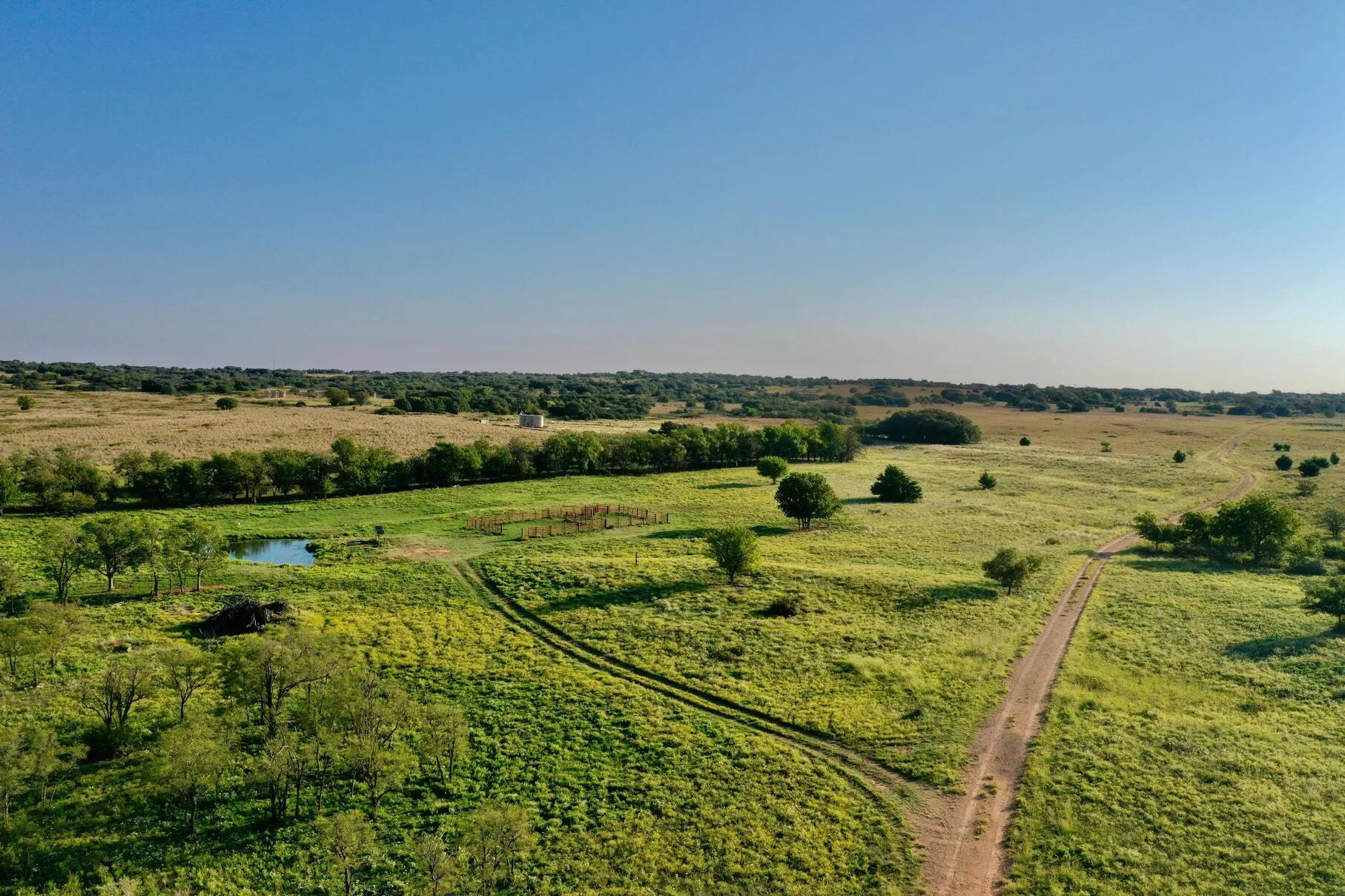 19 Co Road Wheeler, TX 79096 - Photo 2 of 5 1-5317033809