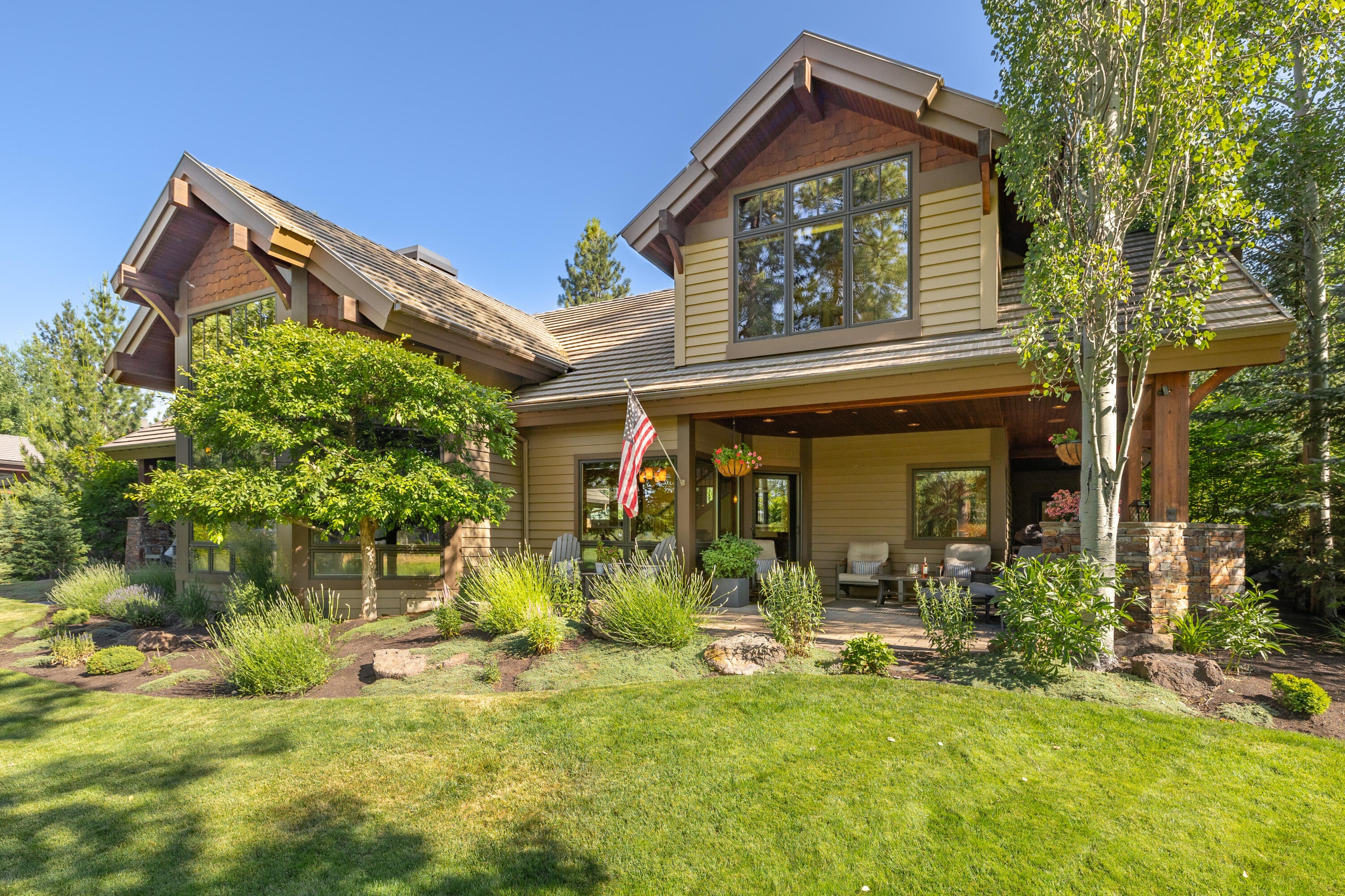 19448 Green Lakes Loop Bend, OR 97702 - Photo 51 of 63 Great Architectural Lines