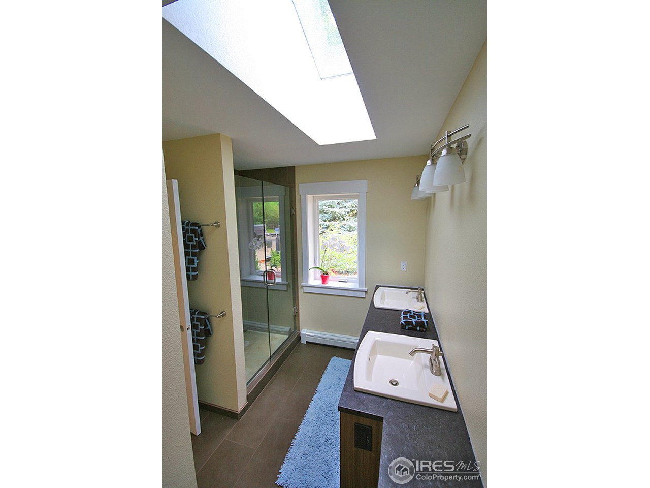 1043 Ravenwood Road Boulder, CO 80303 - Photo 8 of 18 Master Bathroom