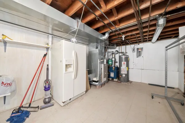 $389,000 | 6839 West 127th Street, Palos Heights, IL 60463