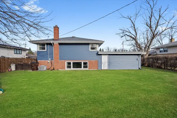 $389,000 | 6839 West 127th Street, Palos Heights, IL 60463