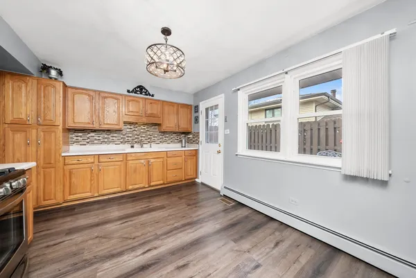 $389,000 | 6839 West 127th Street, Palos Heights, IL 60463