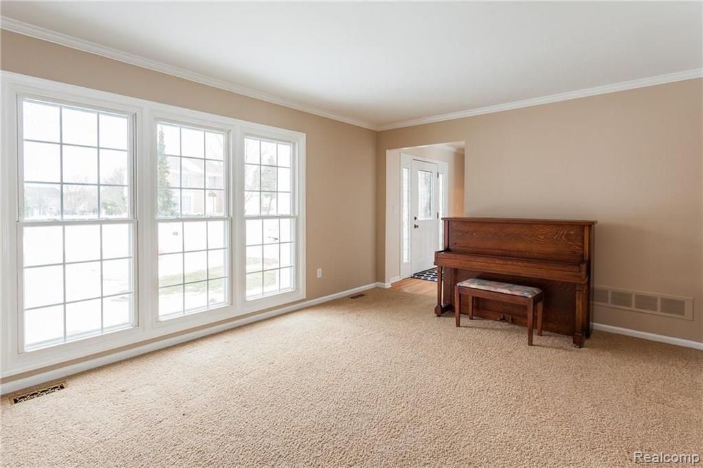 2360 Millbrook Court Rochester Hills, MI 48306 - Photo 9 of 25