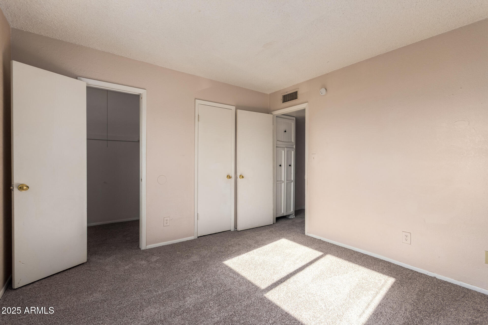 4625 West Thomas Road, Unit 43 Phoenix, AZ 85031 - Photo 20 of 26 a view of an empty room