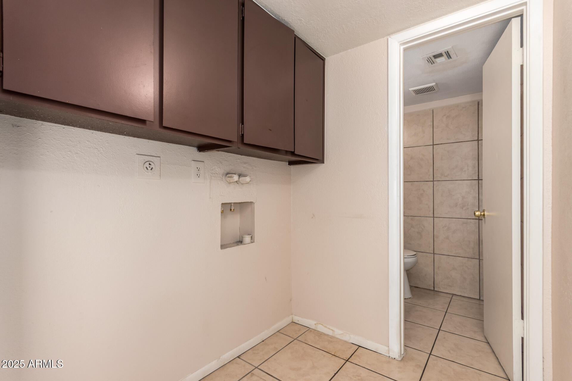 4625 West Thomas Road, Unit 43 Phoenix, AZ 85031 - Photo 22 of 26 a view of an empty room