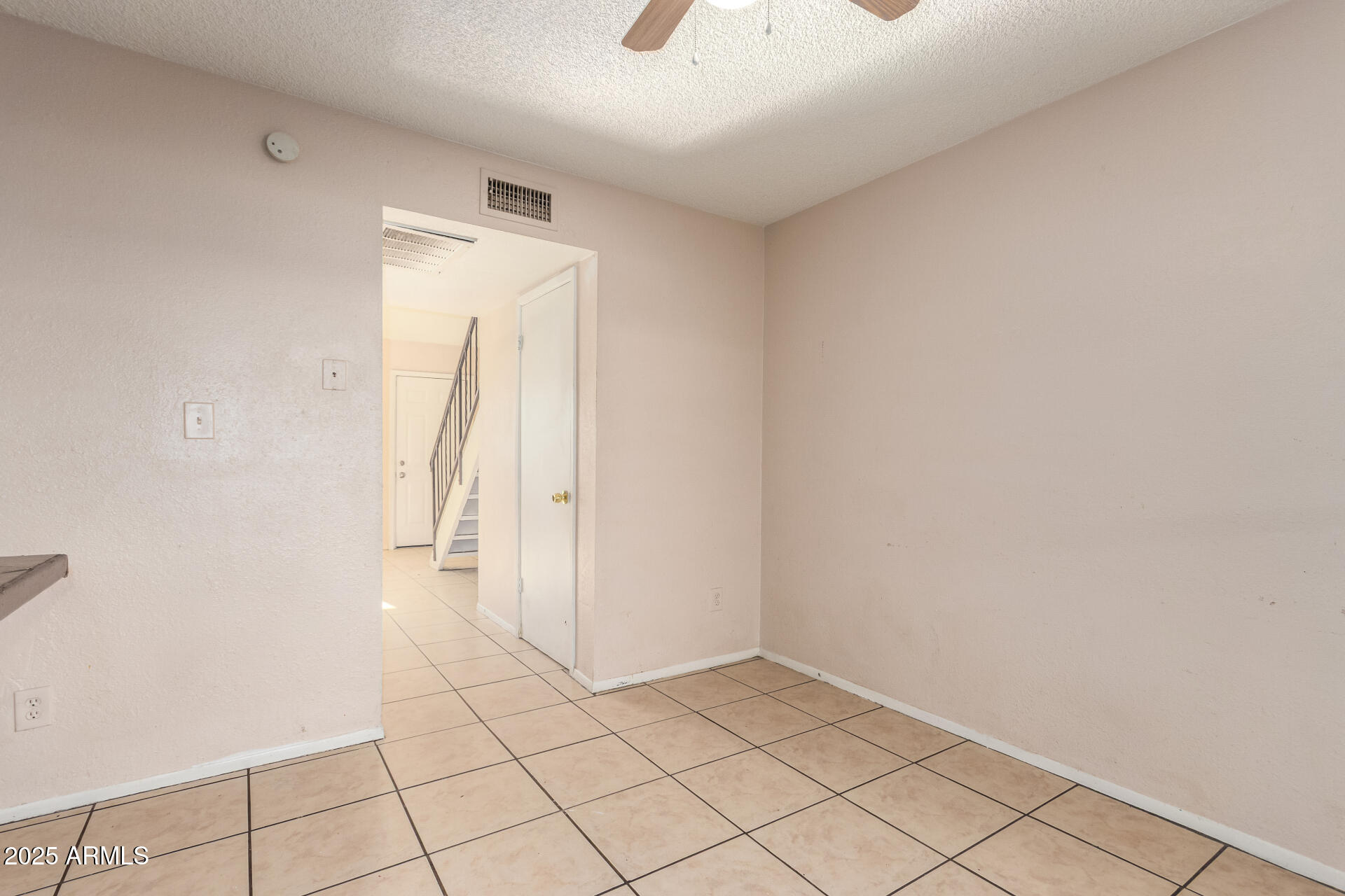 4625 West Thomas Road, Unit 43 Phoenix, AZ 85031 - Photo 8 of 26 a view of an empty room