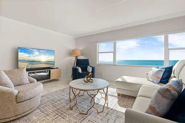 $6,500 | 1750 Benjamin Franklin Drive, Unit 8D, Sarasota, FL 34236