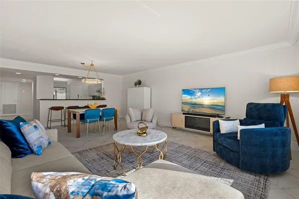 $6,500 | 1750 Benjamin Franklin Drive, Unit 8D, Sarasota, FL 34236