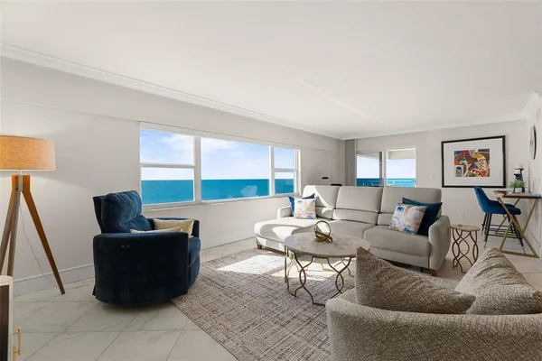 $6,500 | 1750 Benjamin Franklin Drive, Unit 8D, Sarasota, FL 34236