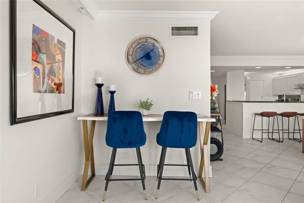 $6,500 | 1750 Benjamin Franklin Drive, Unit 8D, Sarasota, FL 34236