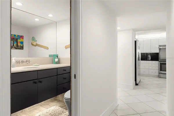 $6,500 | 1750 Benjamin Franklin Drive, Unit 8D, Sarasota, FL 34236