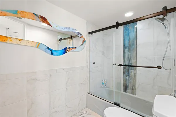 $6,500 | 1750 Benjamin Franklin Drive, Unit 8D, Sarasota, FL 34236