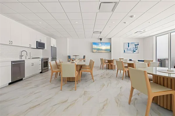 $6,500 | 1750 Benjamin Franklin Drive, Unit 8D, Sarasota, FL 34236