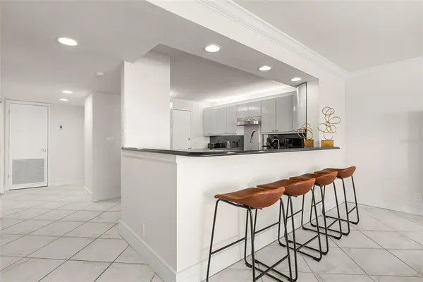 $6,500 | 1750 Benjamin Franklin Drive, Unit 8D, Sarasota, FL 34236