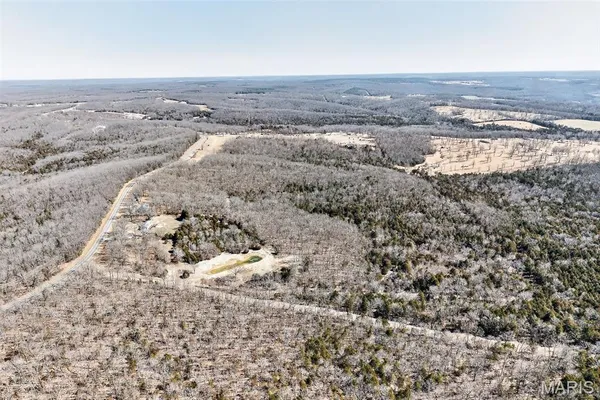 $415,000 | 32262 Hwy Ac, Lebanon, MO 65536