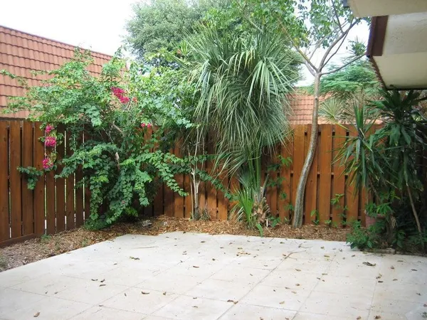 $2,400 | 3216 Spanish Wells Drive, Unit 26D, Delray Beach, FL 33445