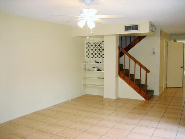 $2,400 | 3216 Spanish Wells Drive, Unit 26D, Delray Beach, FL 33445