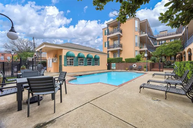 $1,600 | 6318 Richmond Avenue, Unit 4202, Dallas, TX 75214