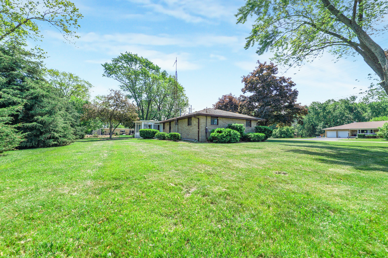 480 West Kennedy Road Braidwood, IL 60408 - Photo 25 of 25 a backyard of a house with lots of green space