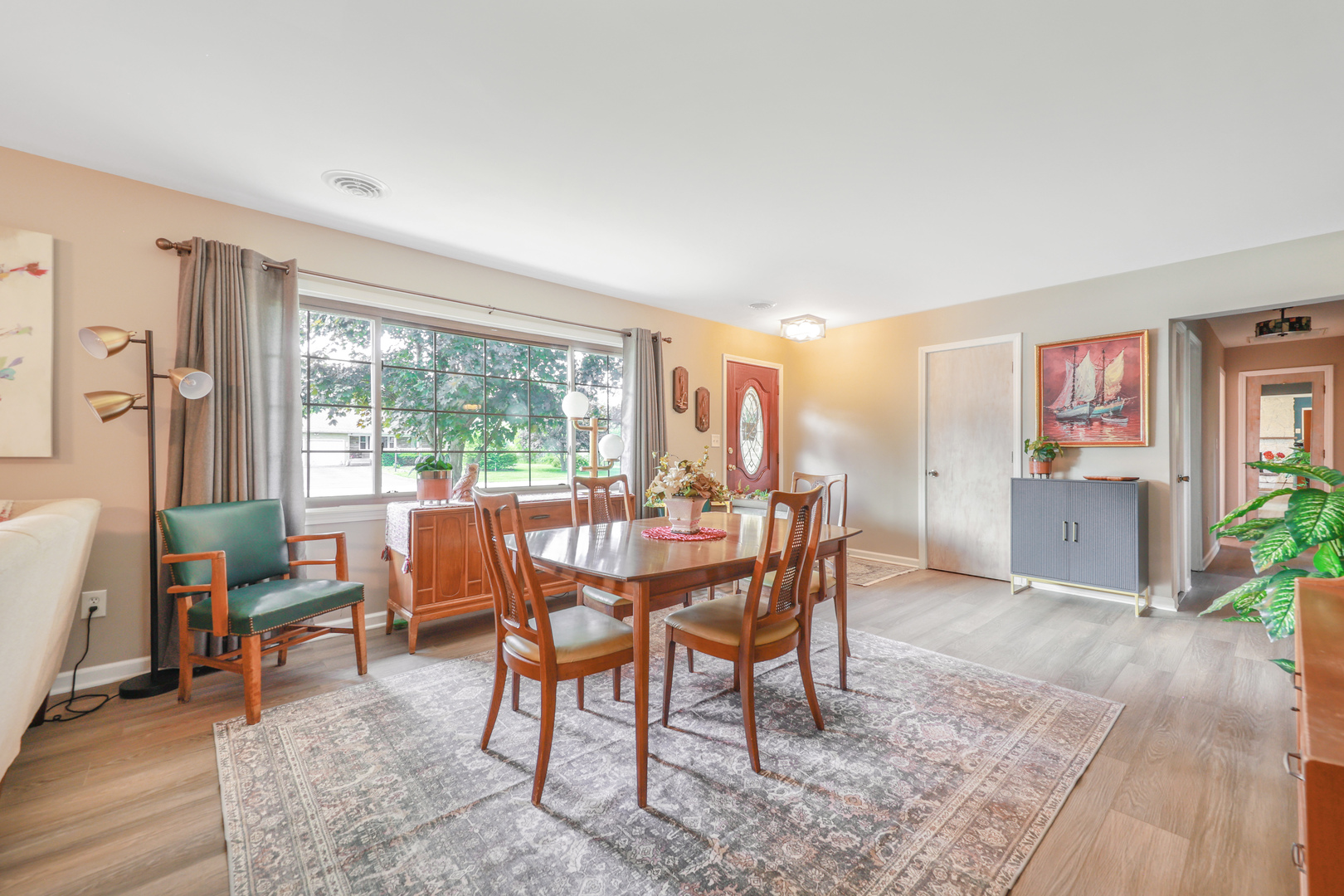 480 West Kennedy Road Braidwood, IL 60408 - Photo 3 of 25 a dining room with furniture window and wooden floor