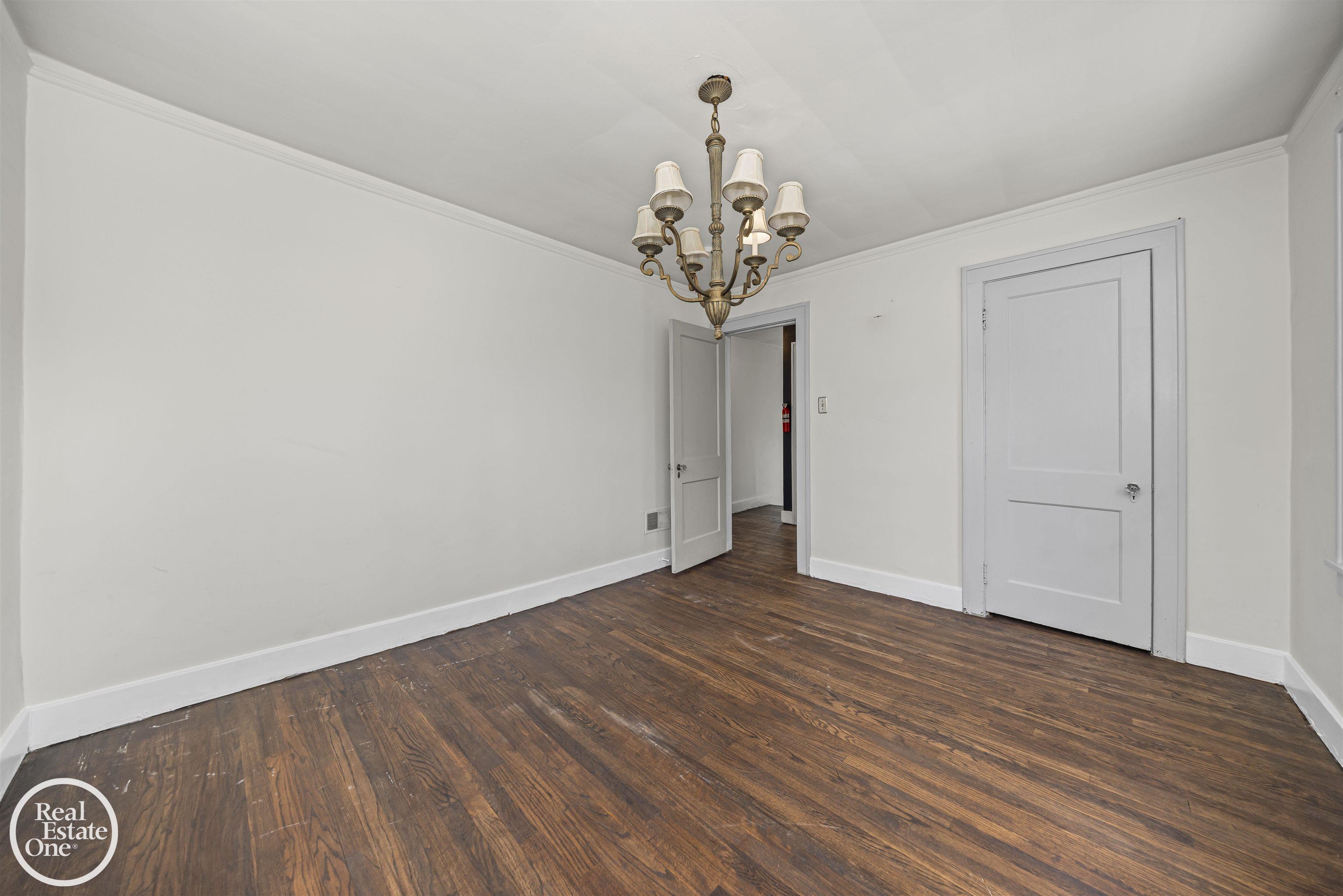 797 Lincoln Road Grosse Pointe, MI 48230 - Photo 16 of 39 50178152-5440296f-6ead-40a1-93a9-652ad90f20dd.JPG