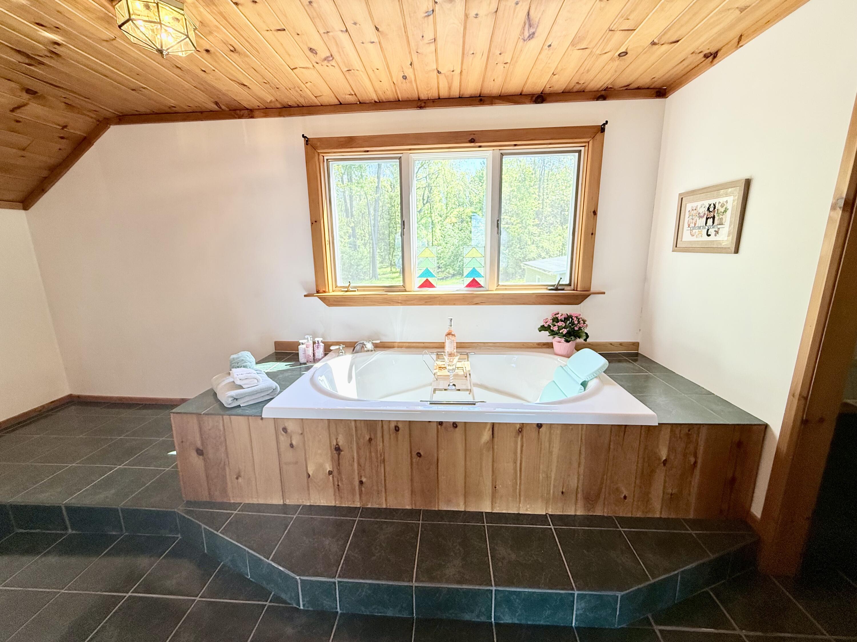 483 Cumberland Head Road Plattsburgh, NY 12901 - Photo 20 of 44 Primary bathroom